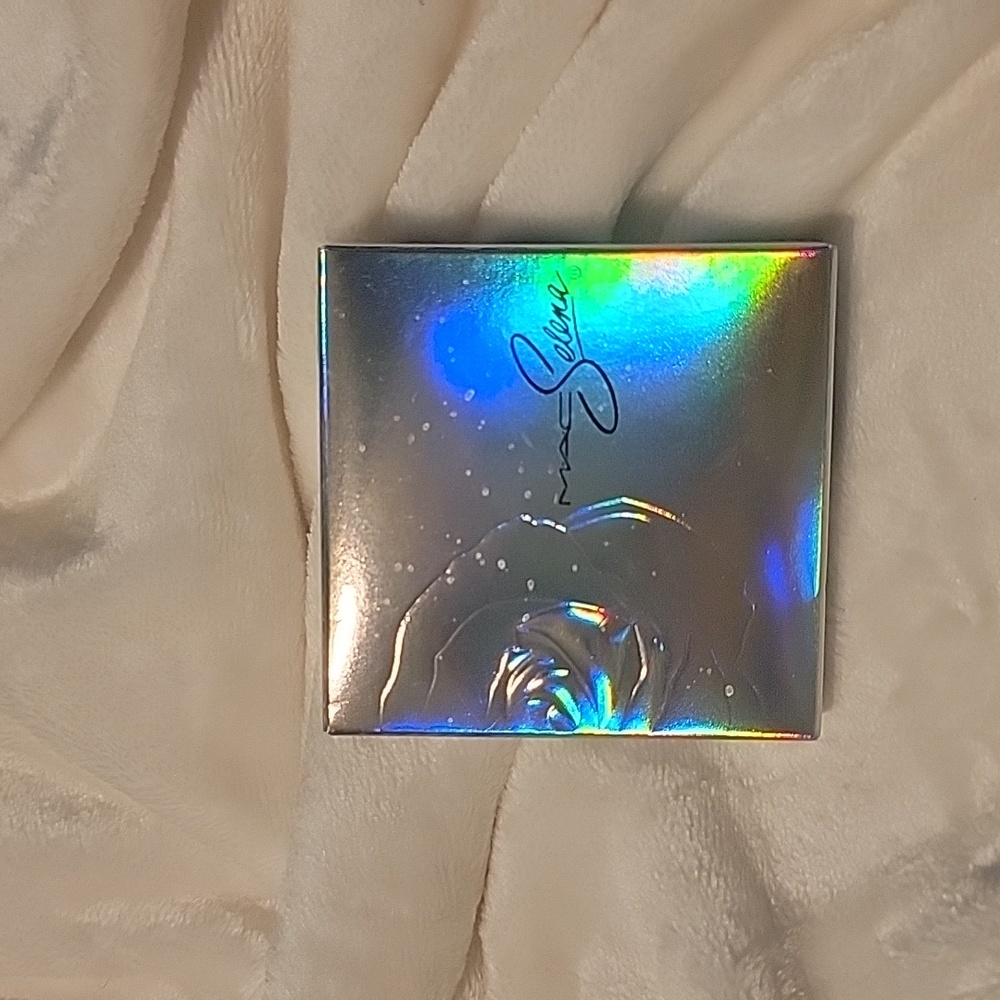 MAC Selena La Leyenda Extra Dimension Skinfinish Highlighter (BNIB)